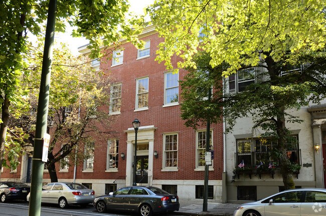 Primary Photo - 321-323 S 11th St