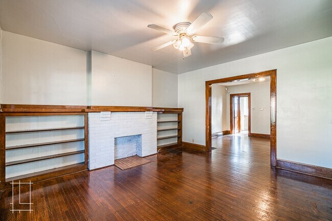 Building Photo - 1448 Summit St