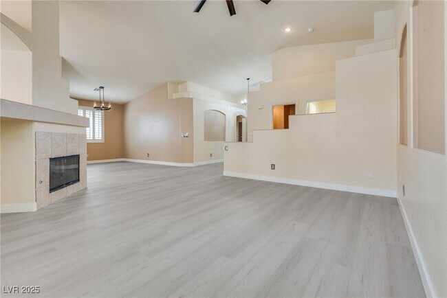 Building Photo - 1340 Rolling Sunset St