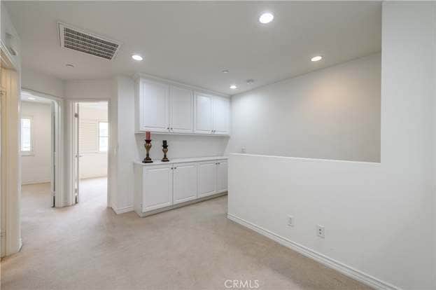 Building Photo - 31 Quartet-