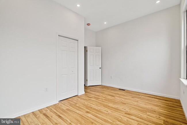 Building Photo - 1718 Edgley St