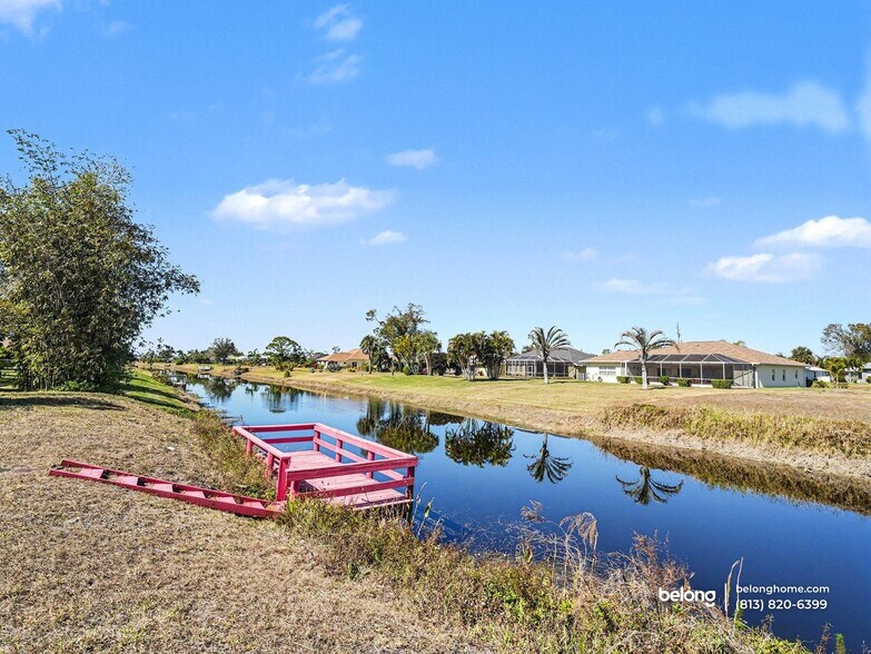 Building Photo - 527 Rotonda Cir