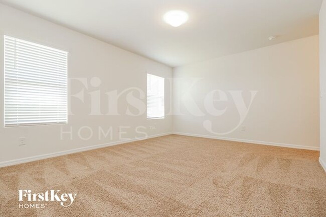 Building Photo - 3016 SW 23rd Pl
