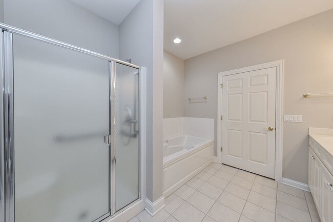 Building Photo - 410 Delnor Glen Dr