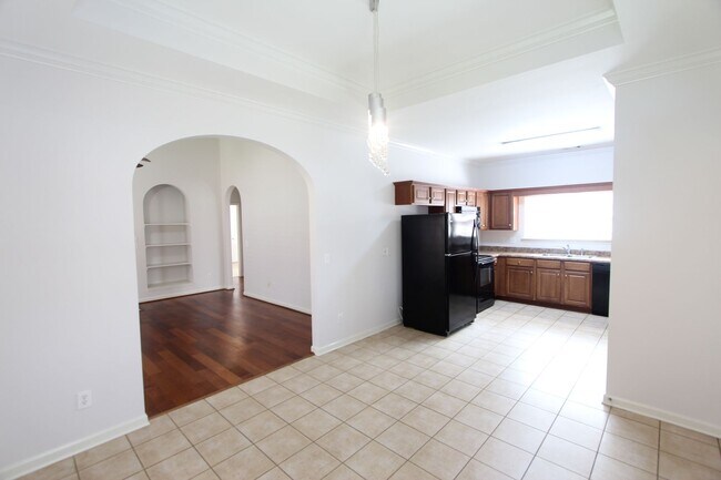 Building Photo - Homewood Area - Oxmoor Glen - Minutes to Downtown & UAB