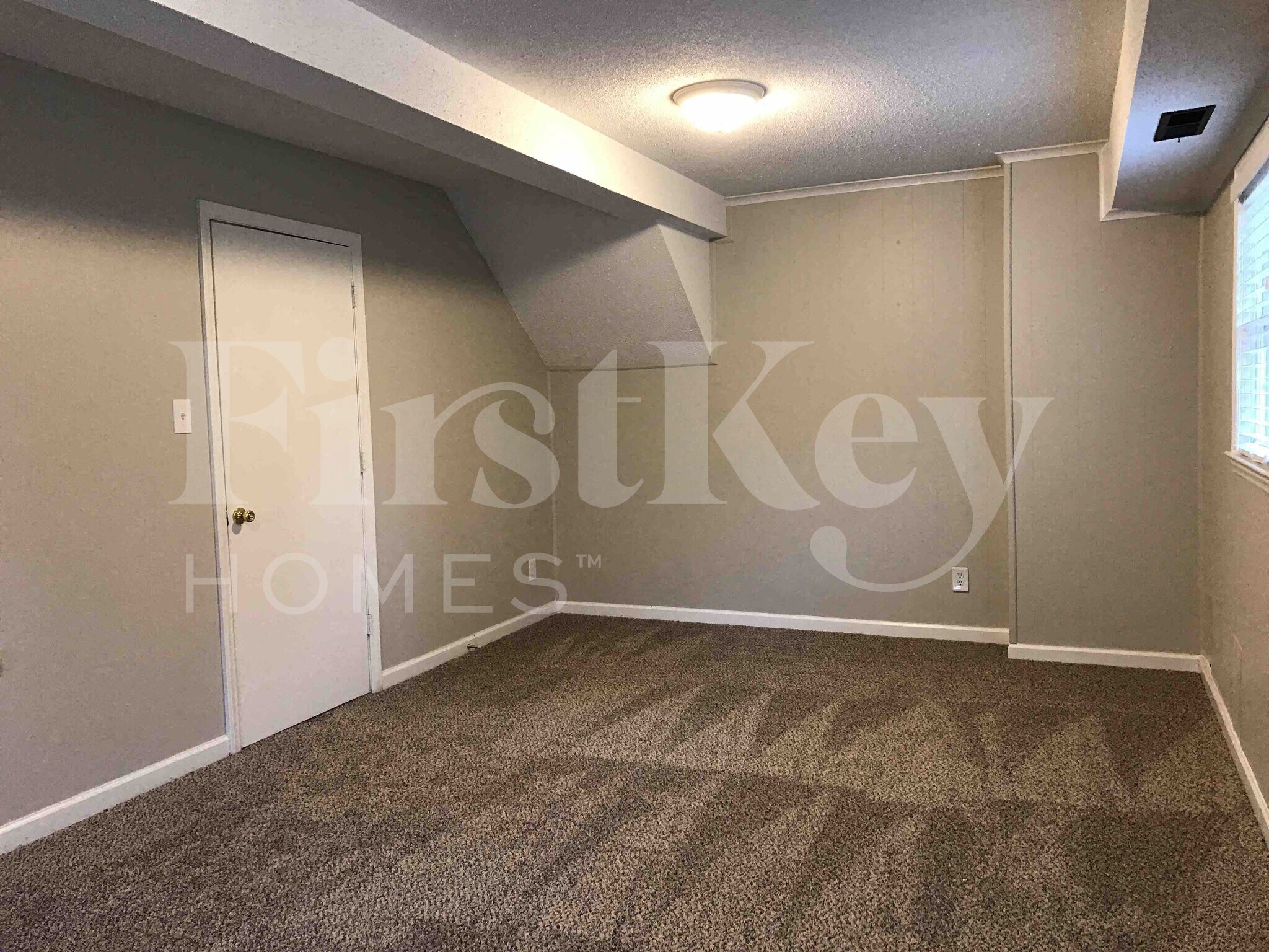 Building Photo - 4114 Farmbrooke Dr