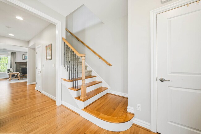 Building Photo - 3418 Raintree Cir