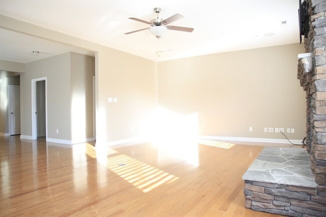 Building Photo - Perfect 4bd/2.5bth home in desirable Millbridge community