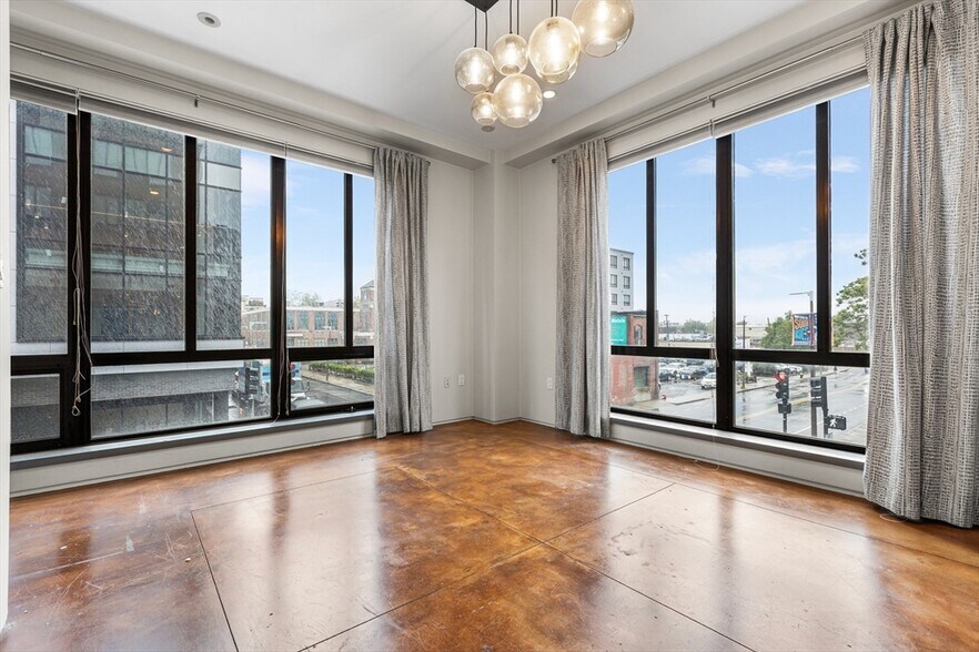 Building Photo - 36 A St