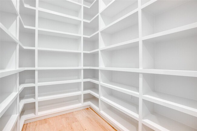 Building Photo - 3321 Walchard Ct