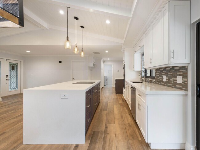 Building Photo - 19508 Hampton Dr