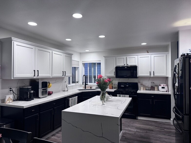 Building Photo - 27409 237th Pl SE