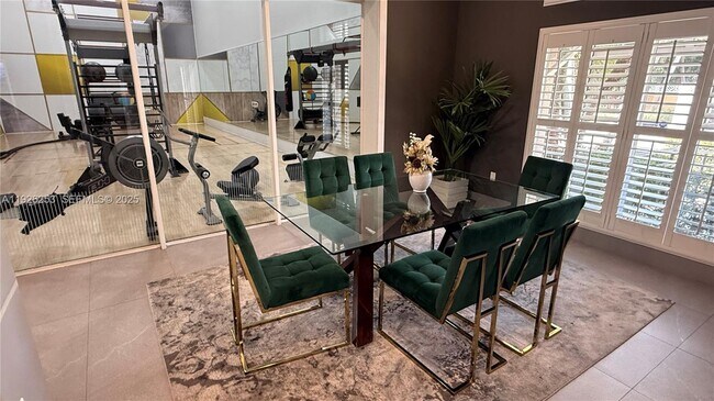 Building Photo - 10670 SW 156th Pl