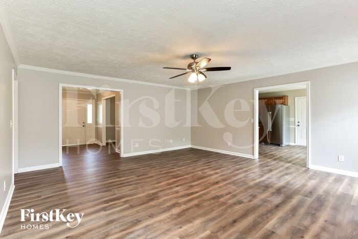 Building Photo - 1026 Grove Cir
