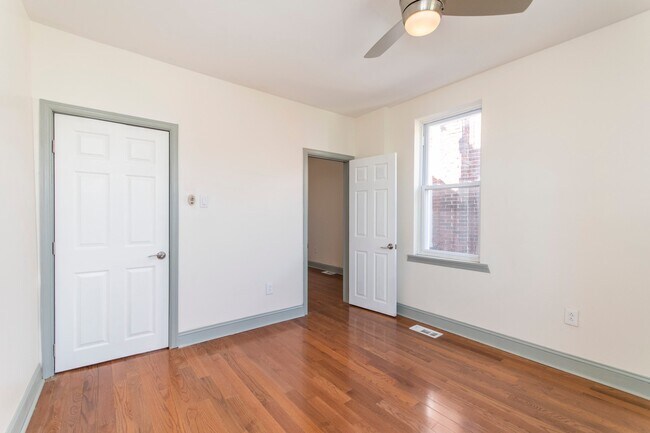 Building Photo - 5937 Catharine St