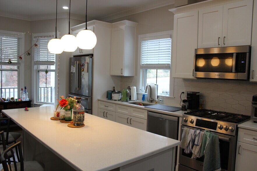 Building Photo - 149 Foster St