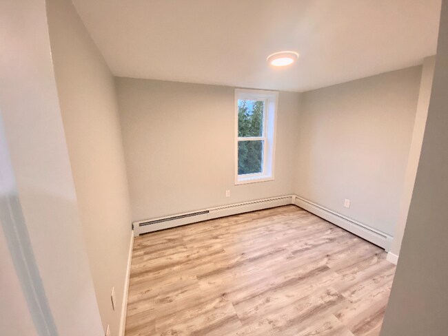 Building Photo - 114 Forest Ave