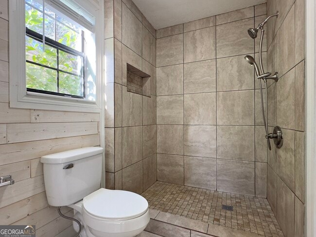 Building Photo - 410 Invector Ct