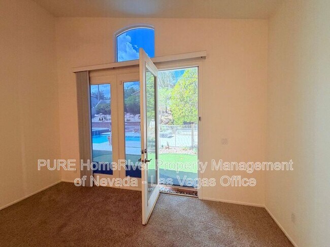 Building Photo - 2121 Stone Croft St