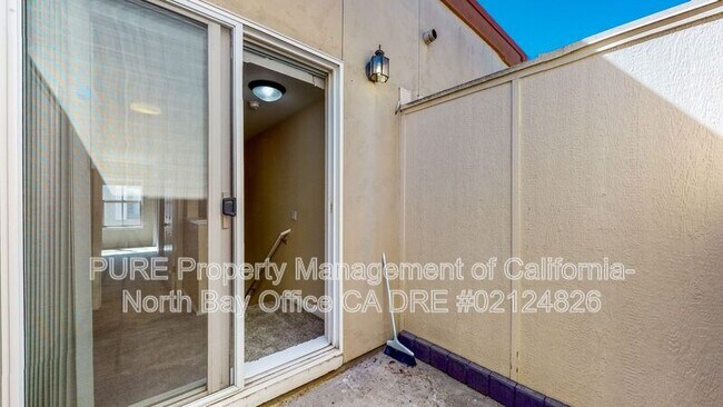 Building Photo - 110 5th St