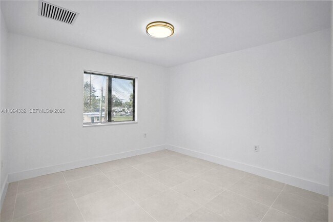 Building Photo - 5823 NW 30th Ave