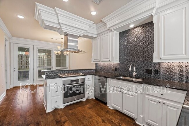 Building Photo - 17 Jeffrey Way