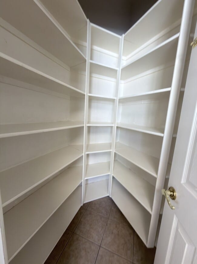 Building Photo - 7620 Marluna Ct