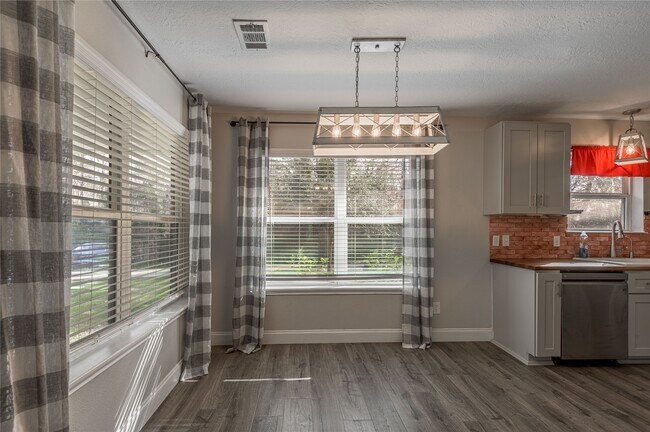 Building Photo - 1022 Landing Way