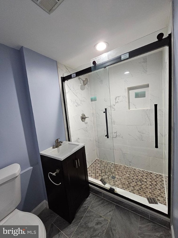 Building Photo - 6020 Regents Park Rd