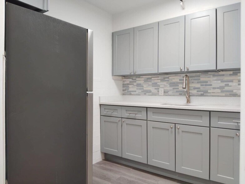 Building Photo - 556 W 161st St