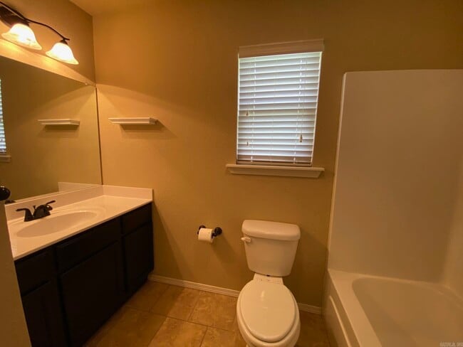 Building Photo - 2633 Chapel Creek Dr
