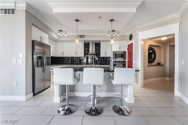 Building Photo - 2555 Hampton Rd