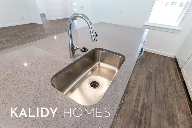 Building Photo - 1679 Kalidy Dr