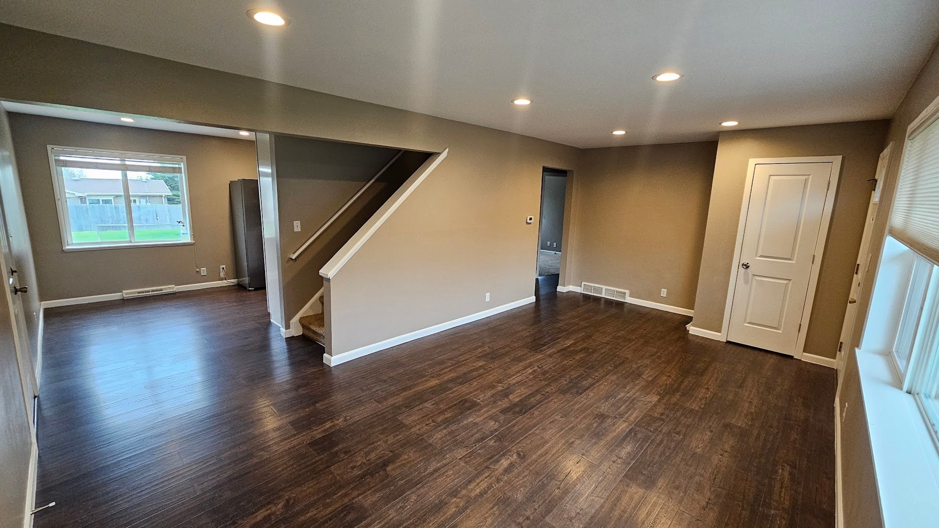 Building Photo - 800 Lotus Way