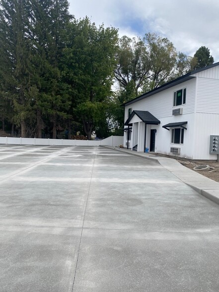 Building Photo - 640 Lincoln St