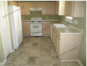 Building Photo - "3-Bedroom Home with 2 Full Baths in Simps...