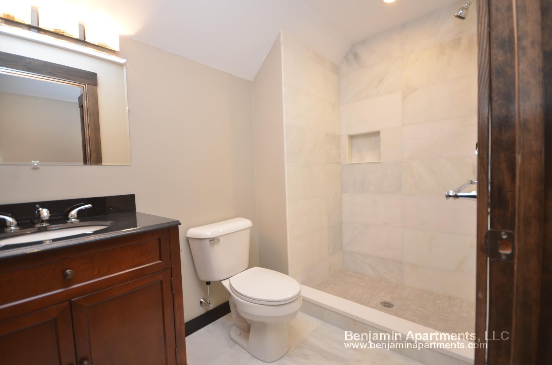 Building Photo - 46 Creighton St