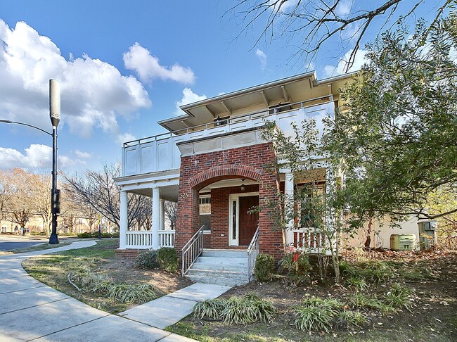 Building Photo - 526 N Davidson St
