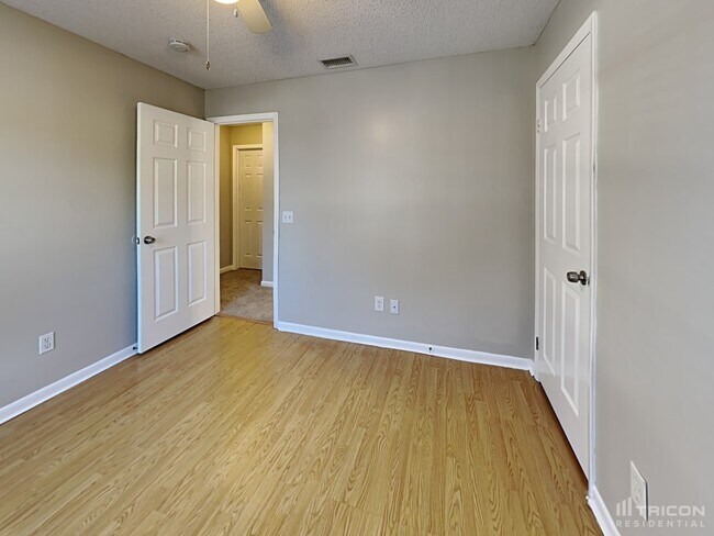 Building Photo - 4513 Cabbage Palm Dr