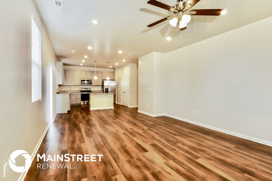 Building Photo - 443 Vildana Wy