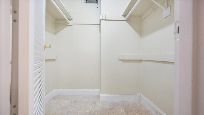 Building Photo - 4250 Galt Ocean Dr