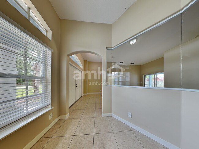 Building Photo - 5940 NW Foust Cir