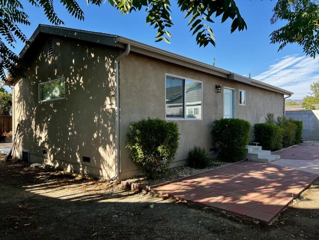 Building Photo - 13971 Weidner St