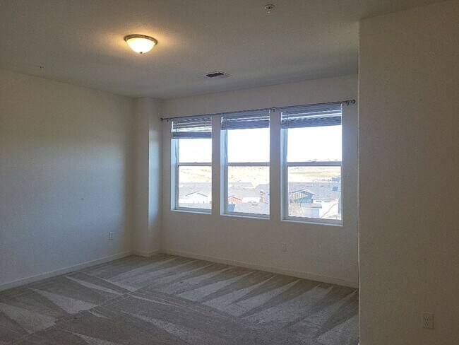 Building Photo - 1044 Big Rock Loop