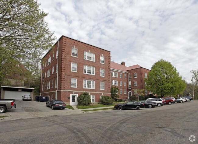 Building Photo - 1429-1435 Martha Washington Dr