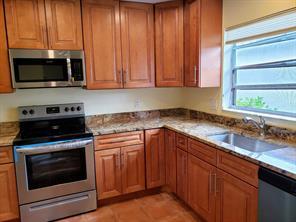 Building Photo - 9131 Pine Springs Dr