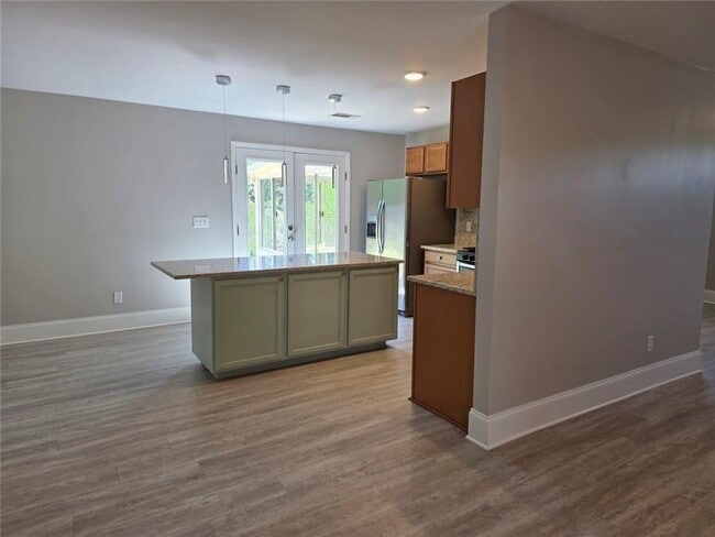 Building Photo - 115 Cedarcrest Dr