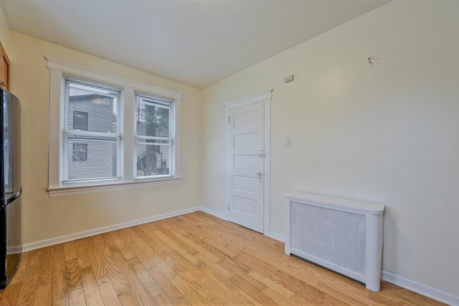 Building Photo - 26 Montrose Terrace