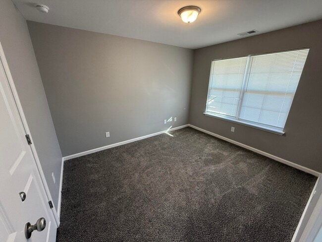 Building Photo - 177 Landry Ln