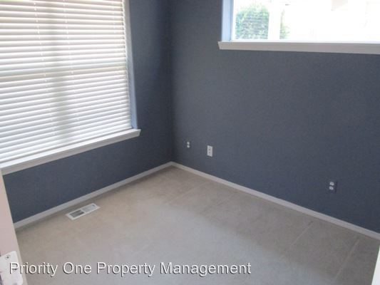 Building Photo - 537 NE 64th Ct